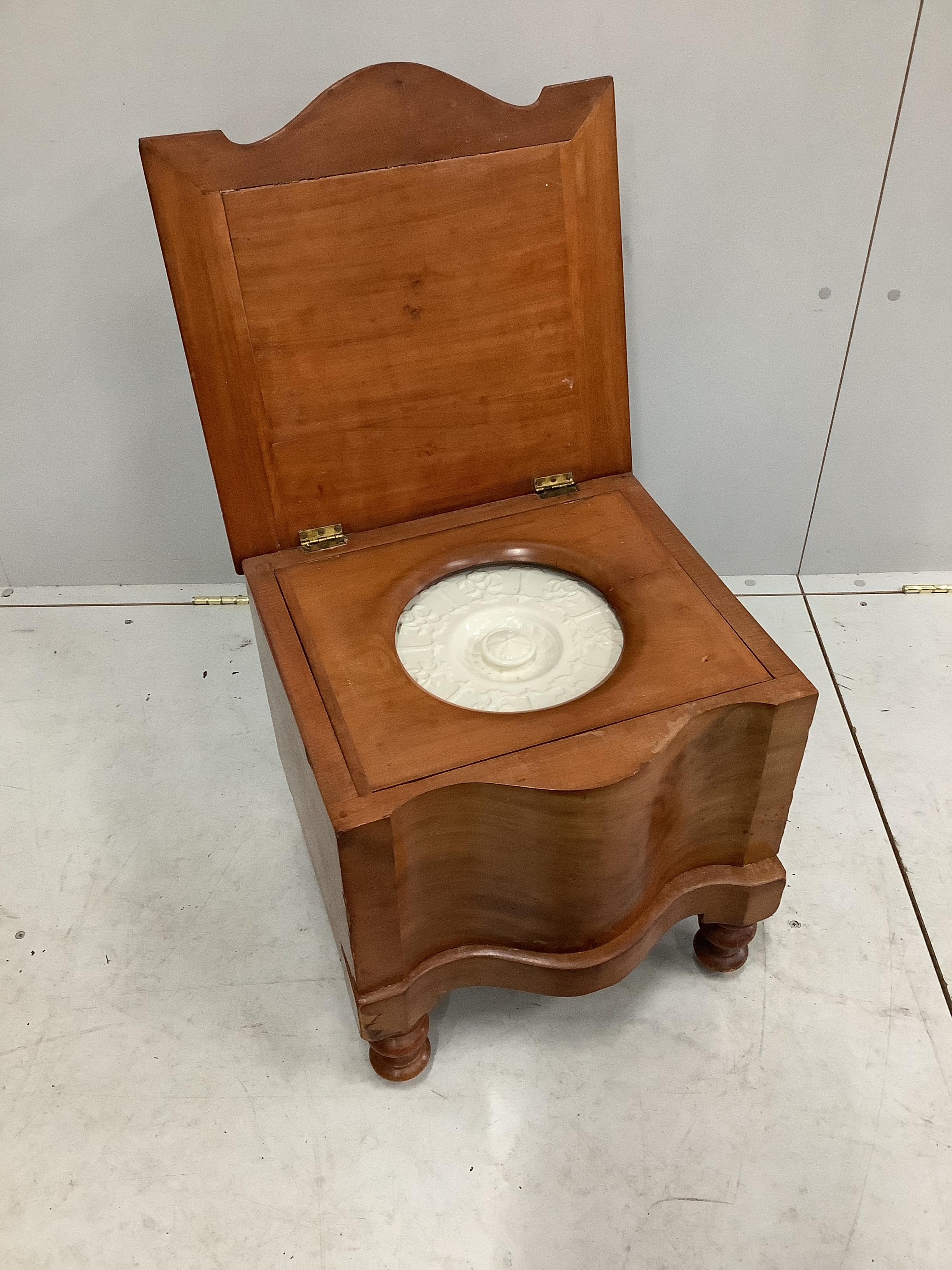 A Victorian mahogany serpentine commode, width 44cm, depth 41cm, height 43cm